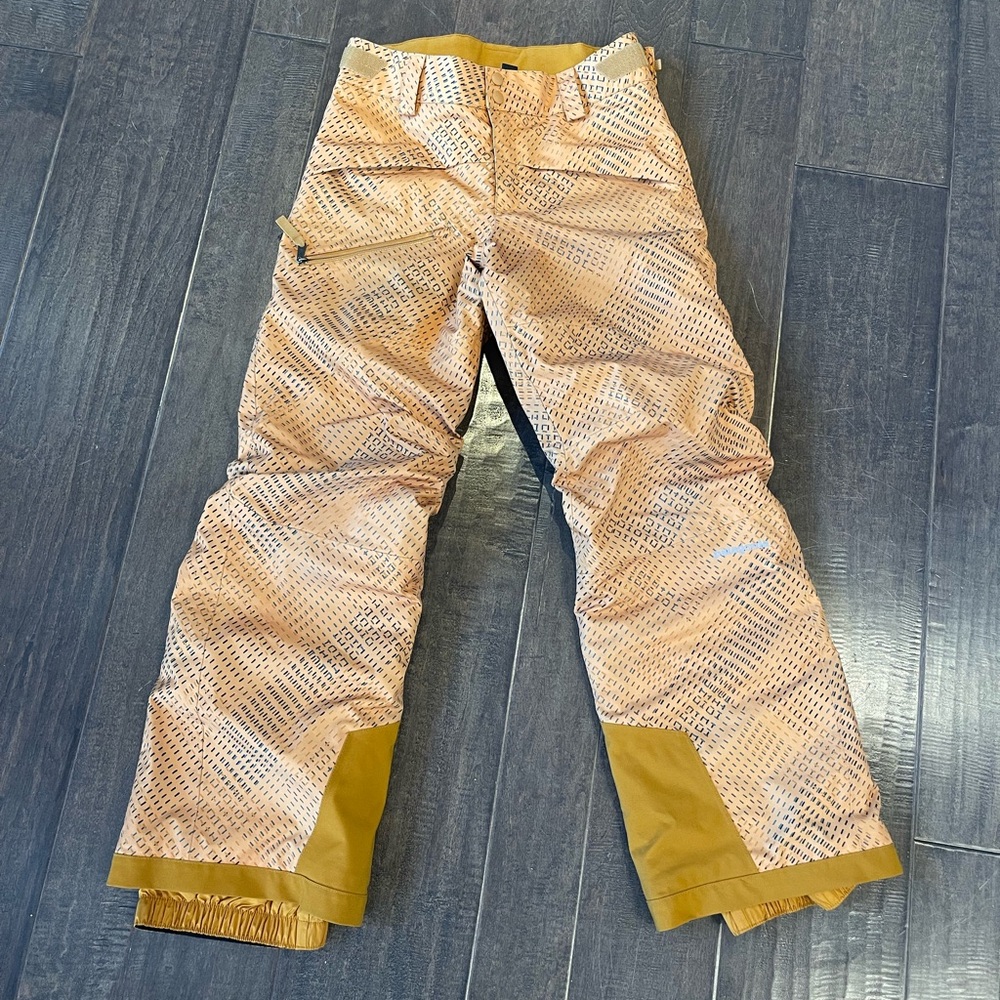 Kids girls boys sz 10 M Patagonia snow pants ski snowboard EUC adjustable warm!